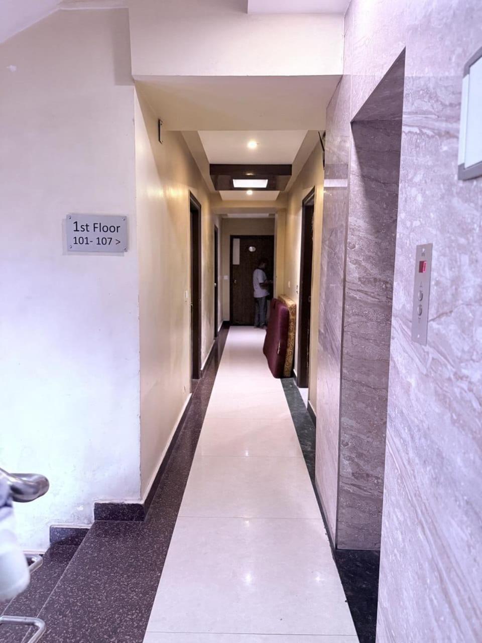 Rajkamal Palace - Near Kashi Vishwanath Temple バラナシ エクステリア 写真